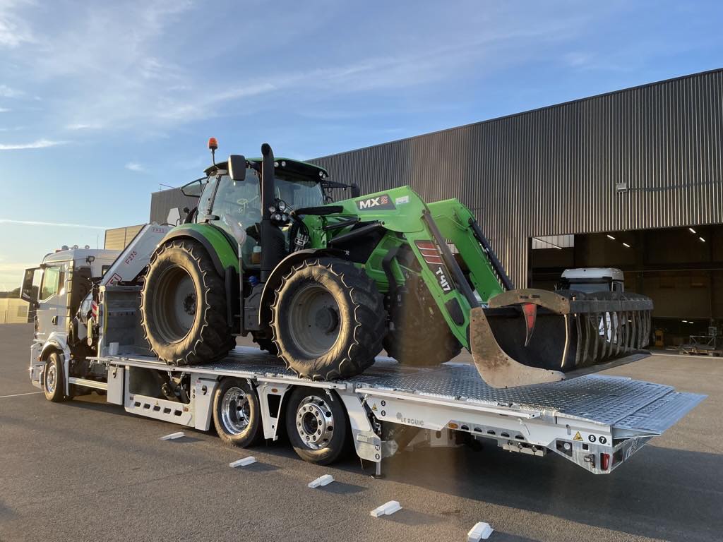 OLIFANT, plateau porte-engin agricole construit par Le Rouic